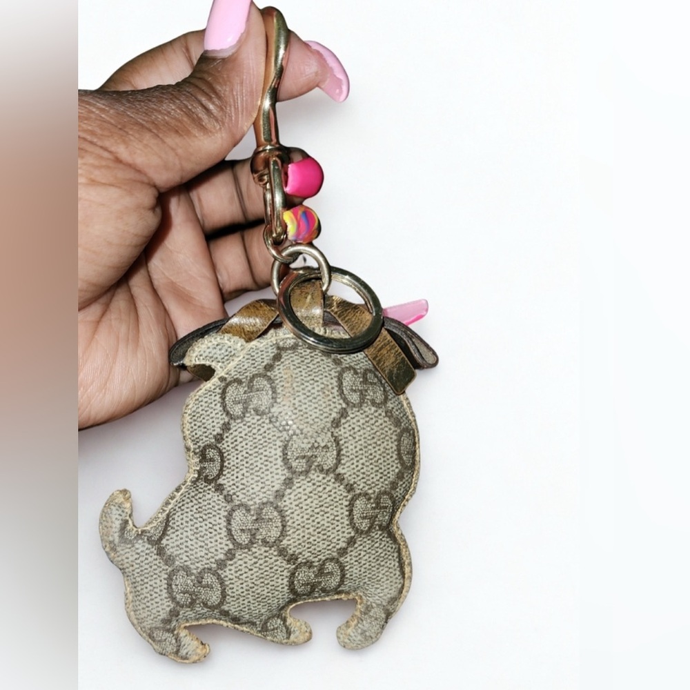 Gucci Monogram Dog Keychain - Picture 3 of 5